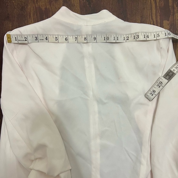 Chic White Open-Front Blazer - Picture 4 of 4